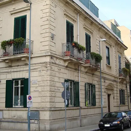 La Maison Des Livres 3*