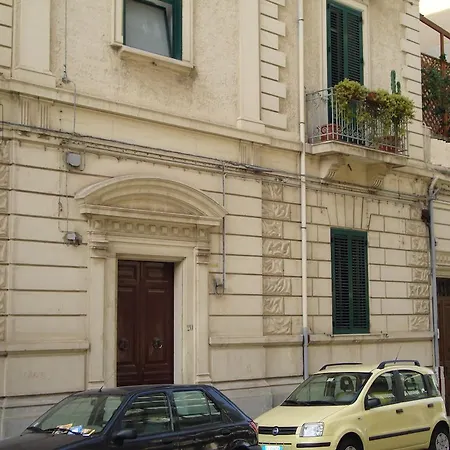 La Maison Des Livres 3*