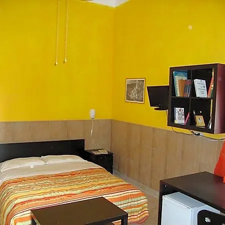 Couette-café La Maison Des Livres 3*