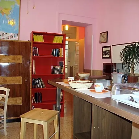 La Maison Des Livres Couette-café 3*