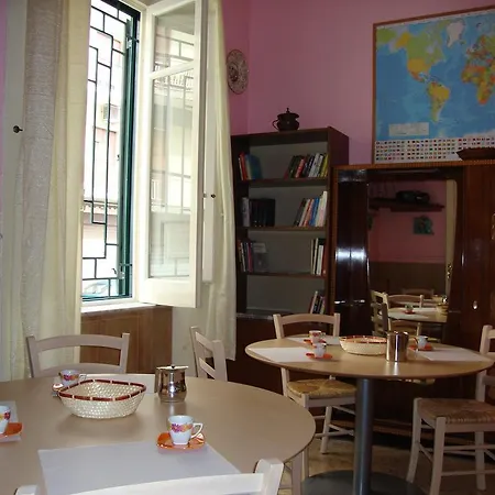 La Maison Des Livres